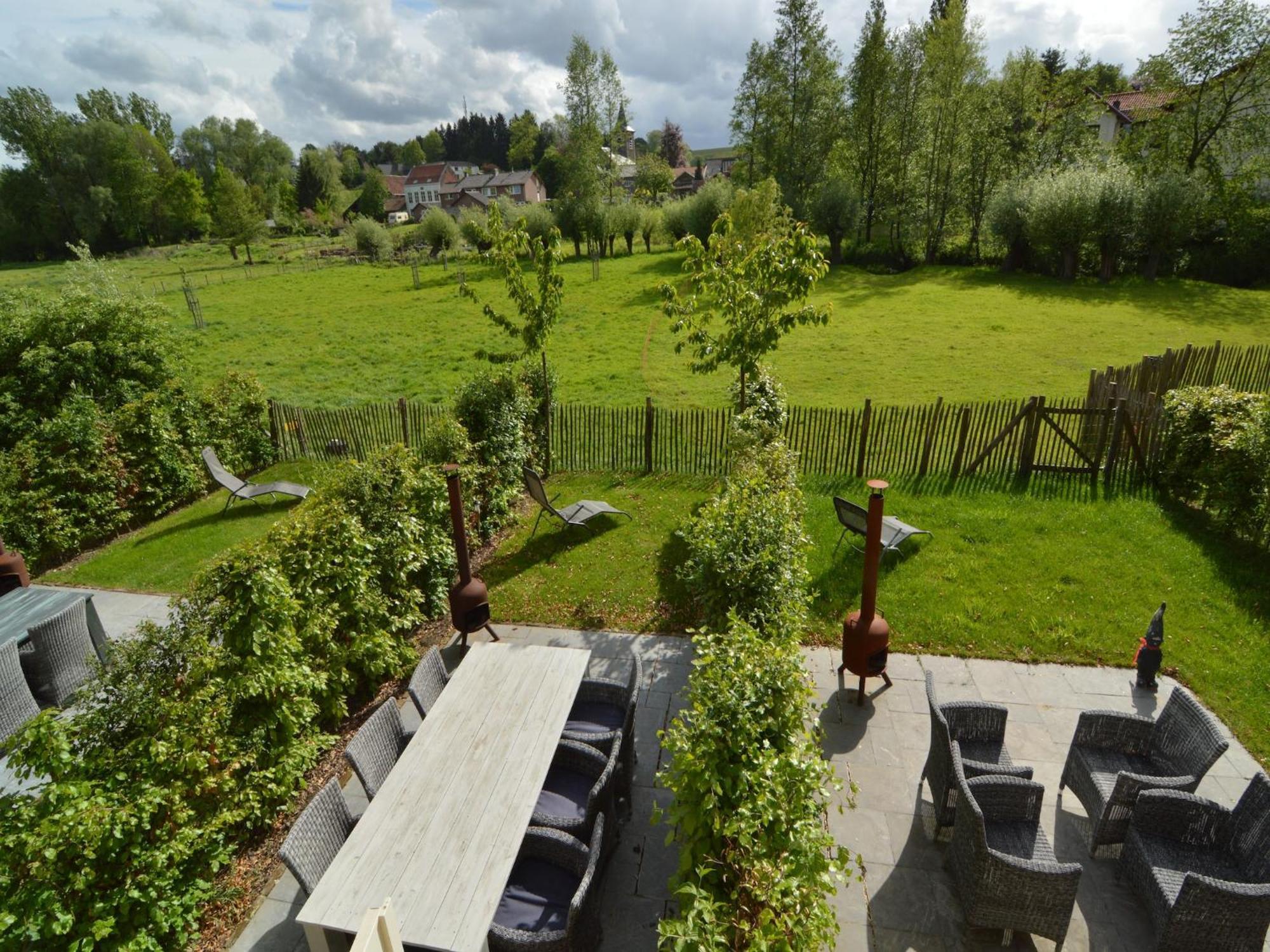 Stunning Holiday Home Near Forest In Slenaken Exteriör bild