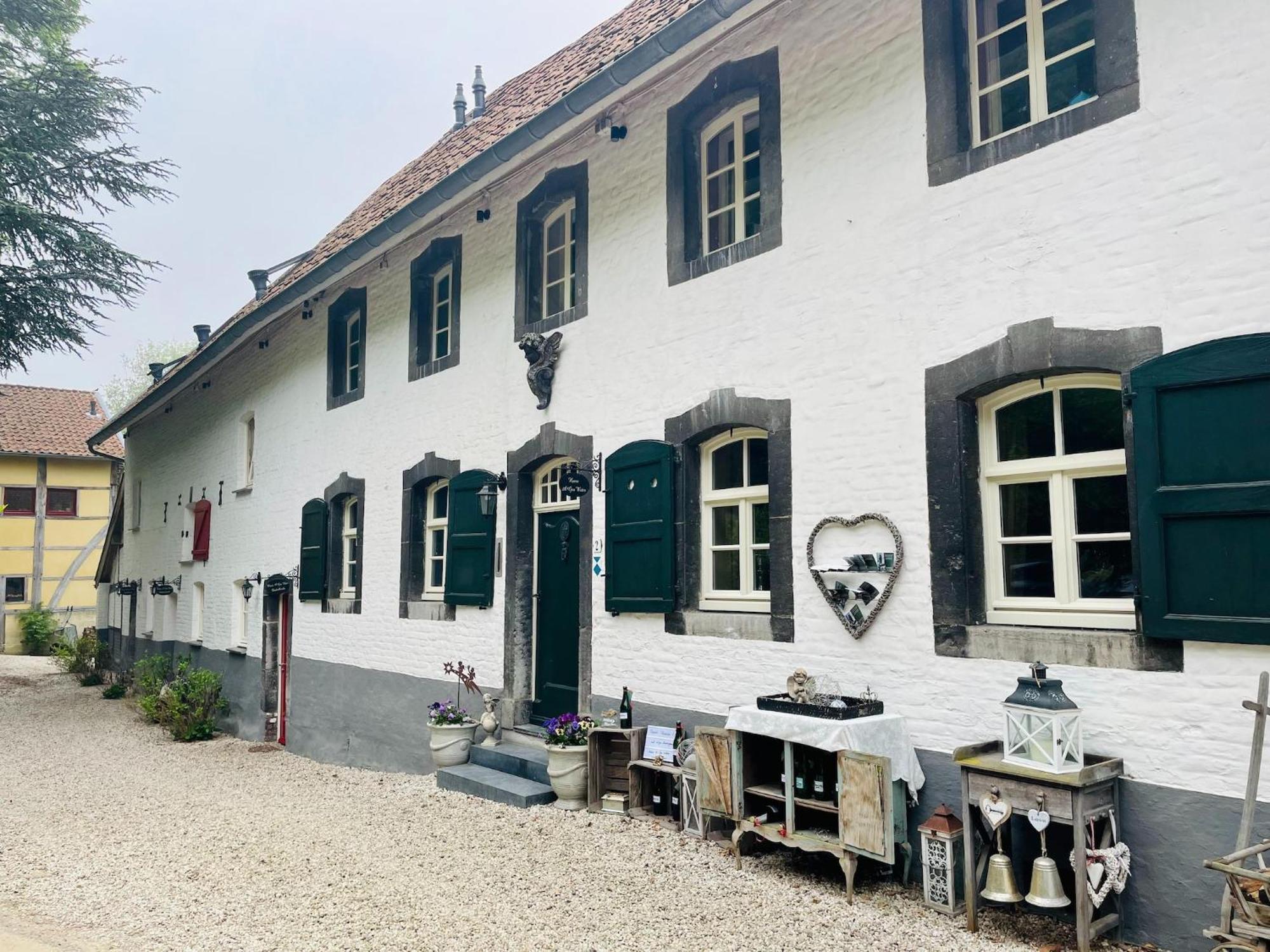 Stunning Holiday Home Near Forest In Slenaken Exteriör bild