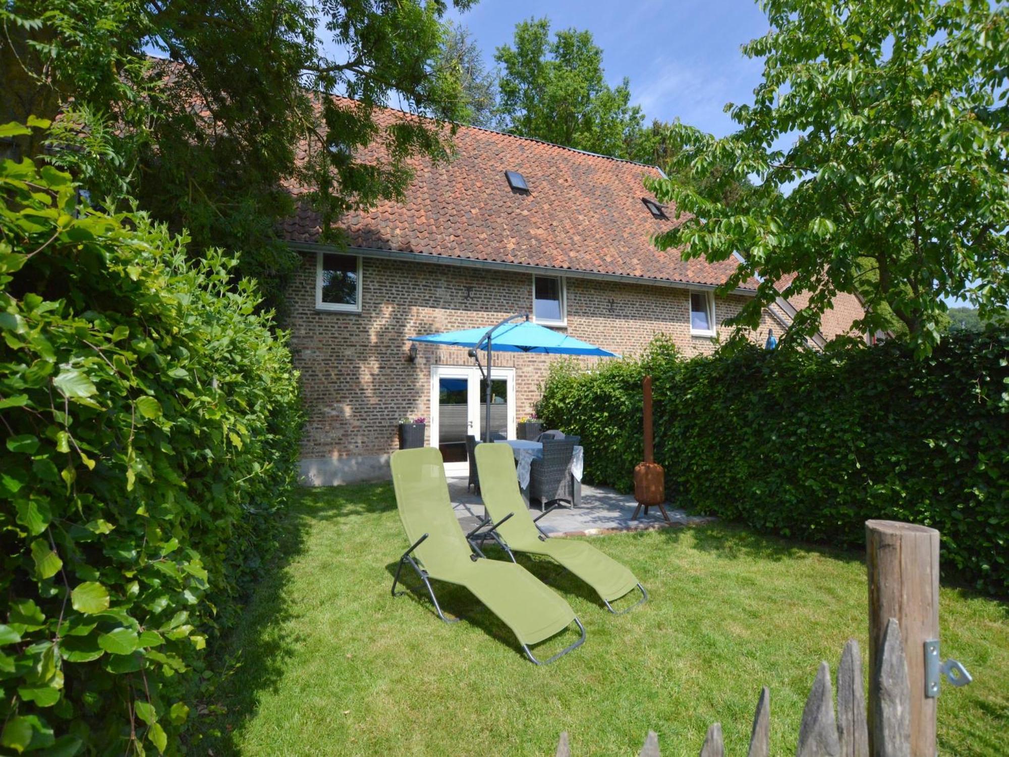 Stunning Holiday Home Near Forest In Slenaken Exteriör bild
